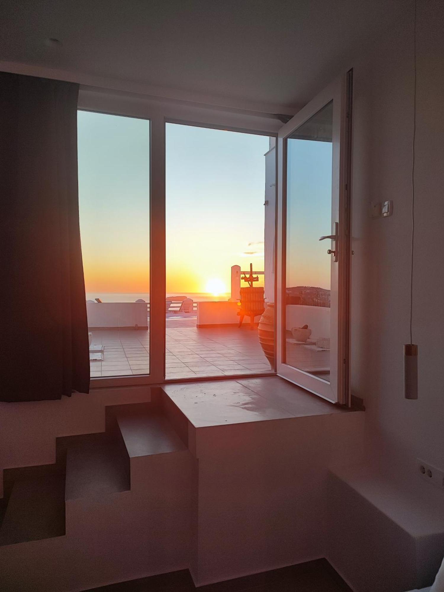 The Cliff Reflections - Adults Only Appartement Megalochori  Kamer foto
