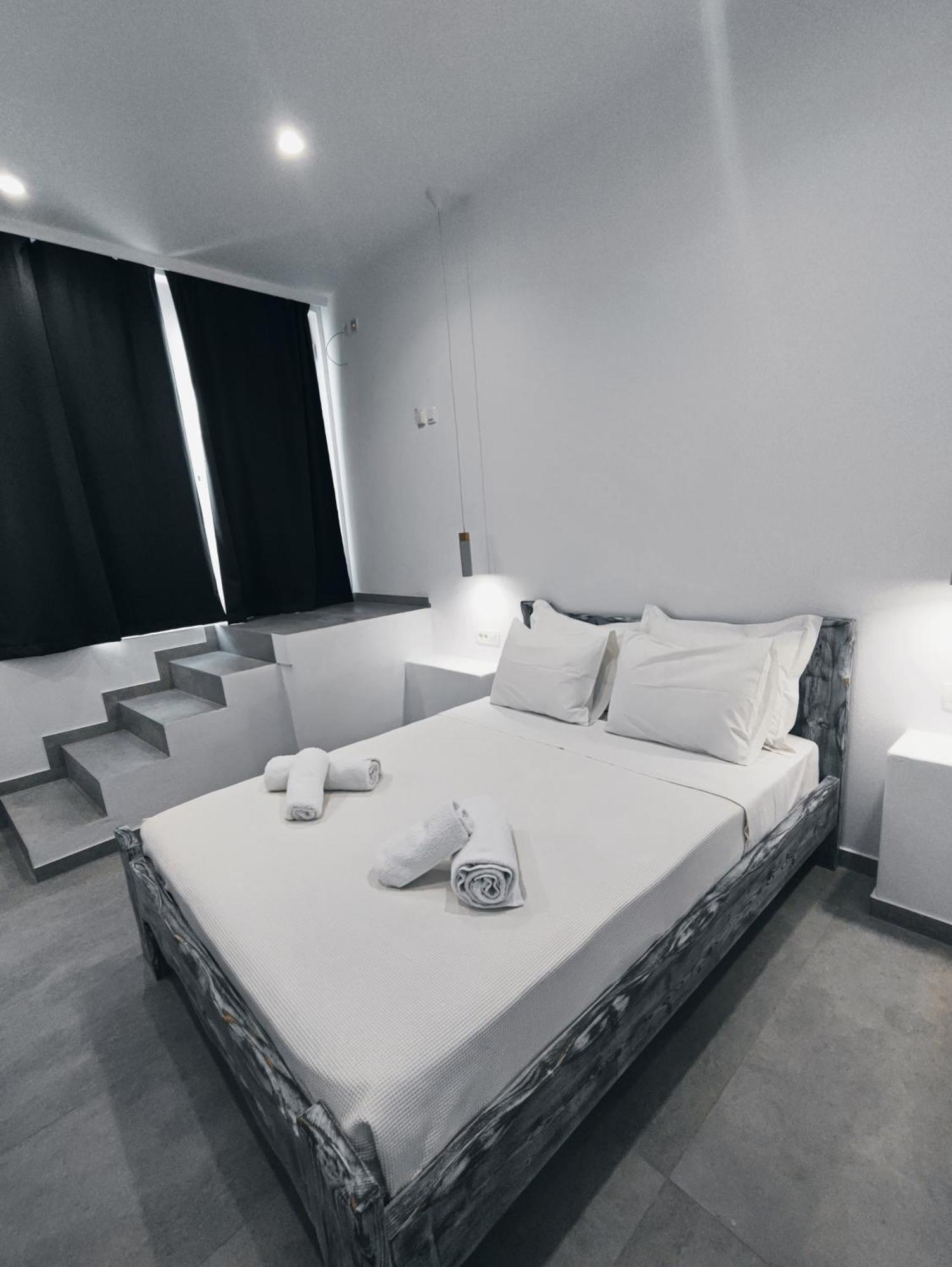 The Cliff Reflections - Adults Only Appartement Megalochori  Kamer foto